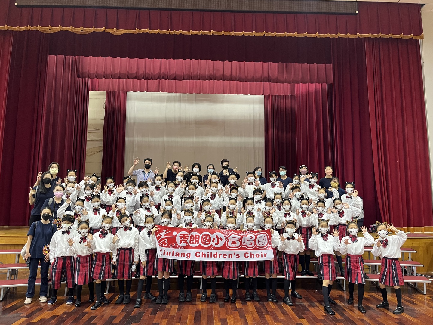 合唱團參加新北市師生鄉土歌謠比賽榮獲特優